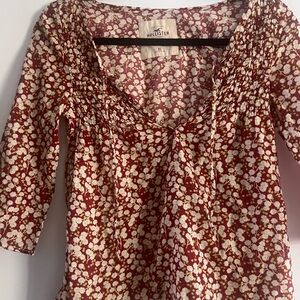 Hollister Women's Red and White Floral Blouse